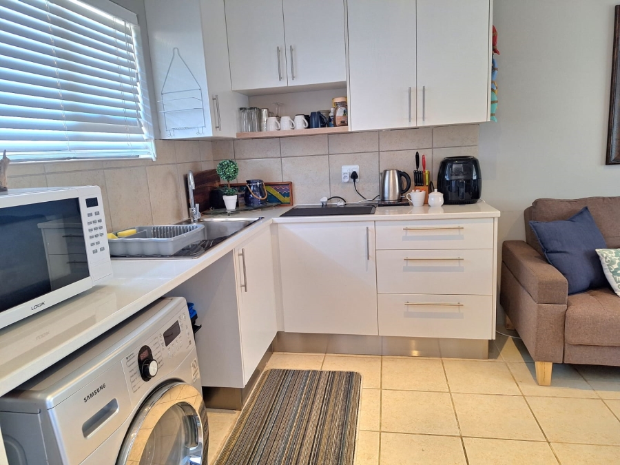 1 Bedroom Property for Sale in Hartenbos Central Western Cape